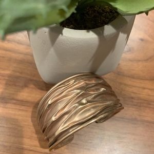Chic Rose gold unique cuff